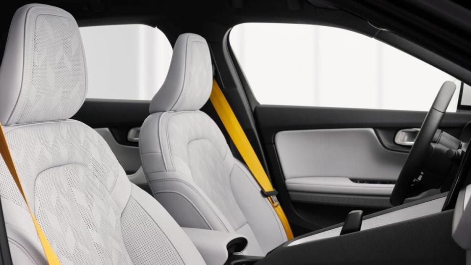 Polestar vehicle interiorsuse sustainable materials, such as recycled plastics in the carpet floor mats and Bridge of Weir Leather, which follows animal ethical practices.
