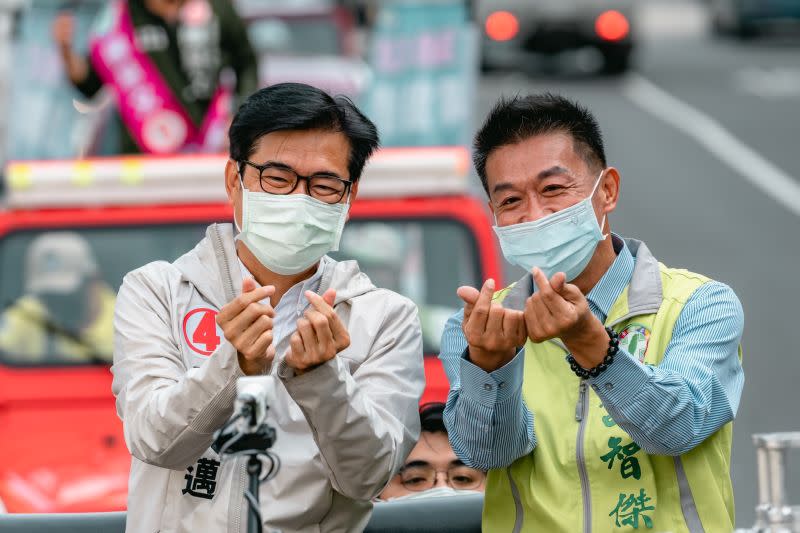 ▲許智傑未來會與賴清德合體拜訪宮廟，並邀請議員黃捷共同輔選。(圖／記者郭凱杰翻攝)