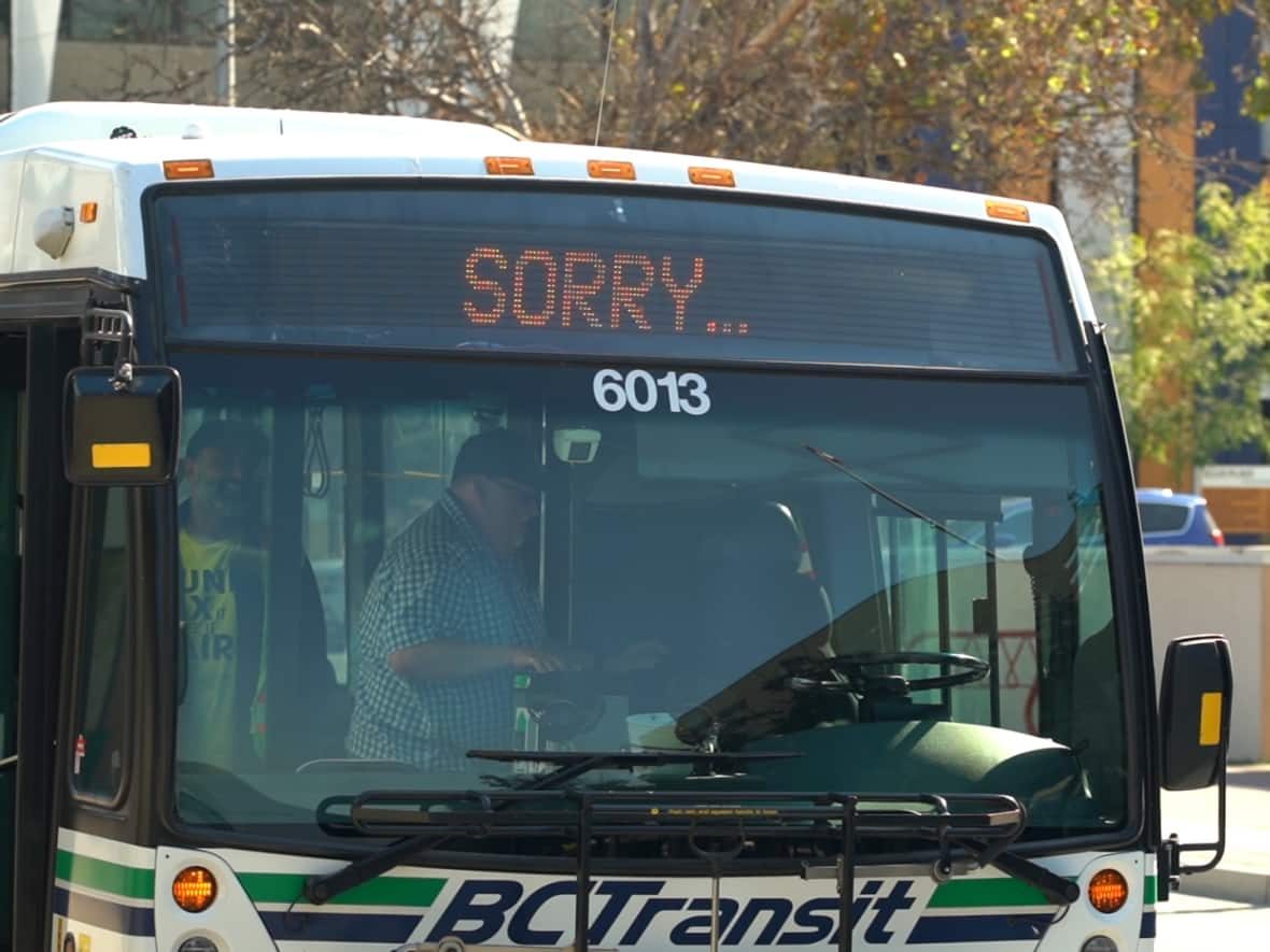 Bus operators in Kelowna and across B.C.'s Okanagan region are set to return to work Thursday after the union agreed to call off a planned full-scale strike and engage in binding arbitration with First Canada ULC. (Tom Popyk/CBC - image credit)