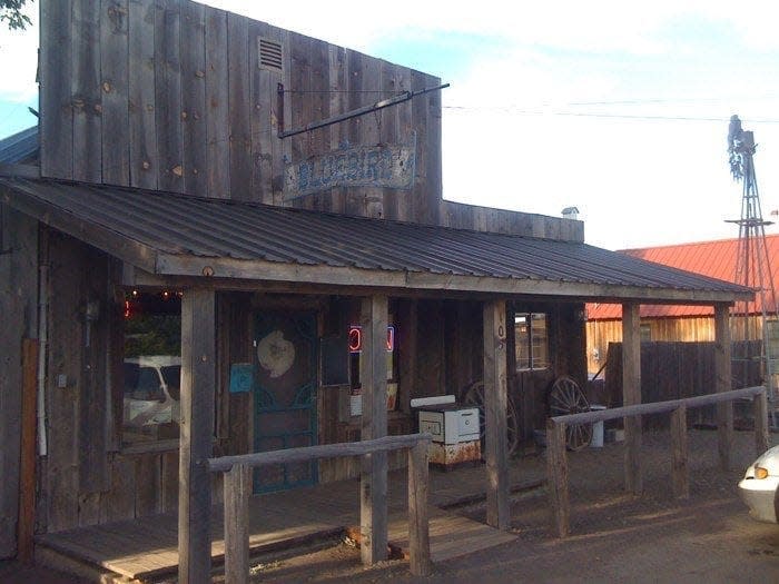 Bluebird Inn, Washington