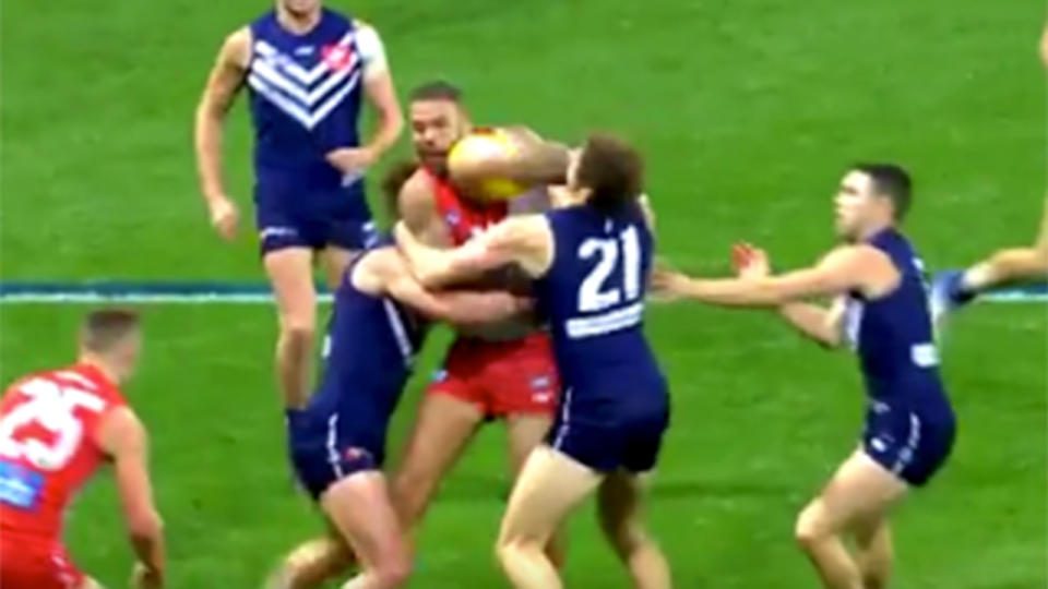 Buddy’s elbow caught Hamling flush on the jaw. Pic: Fox Sports