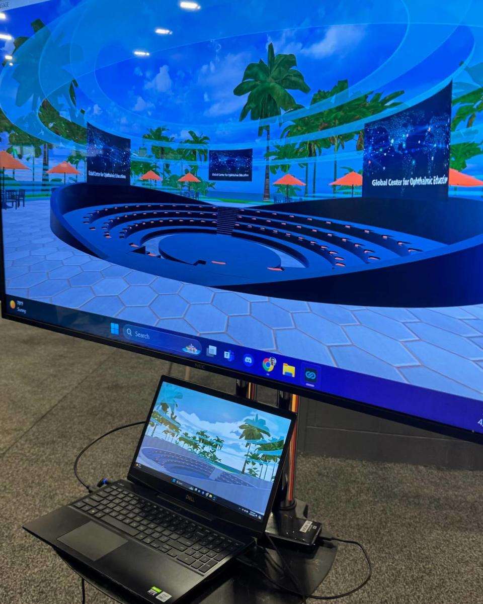 La Universidad de Miami presentó varias de sus iniciativas de realidad virtual durante la 10ª conferencia anual eMerge Americas, celebrada el 18 de abril de 2024, en Miami Beach, Florida.