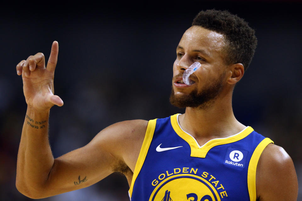 Stephen Curry prepares to hand the Warriors’ opposition the first of many, many Ls this season. (Getty)