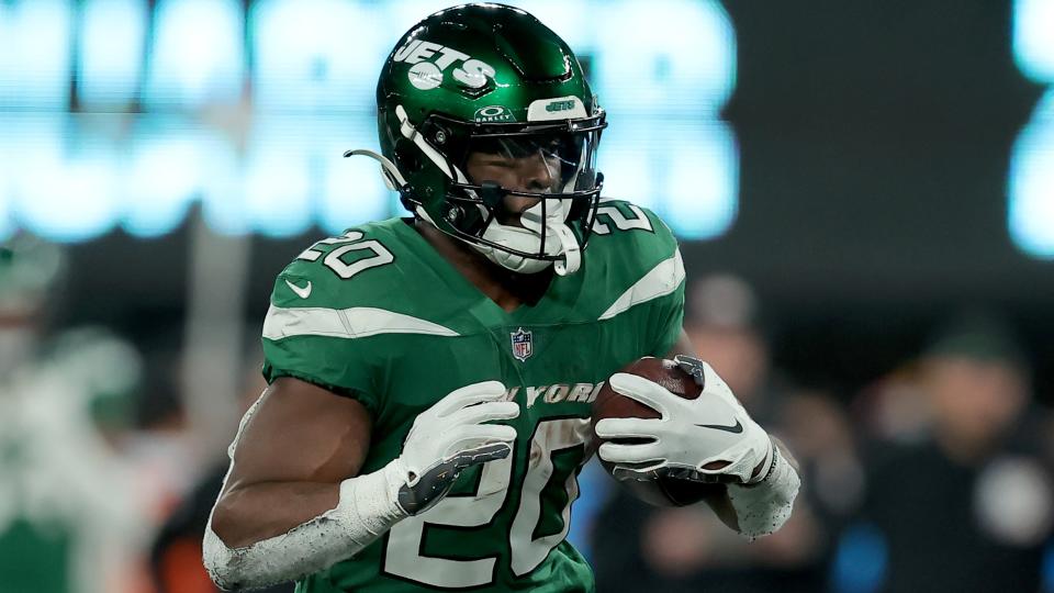 Oct 15, 2023; East Rutherford, New Jersey, USA; New York Jets running back Breece Hall (20) runs with the ball against the Philadelphia Eagles during the third quarter at MetLife Stadium. Mandatory Credit: Brad Penner-USA TODAY Sports