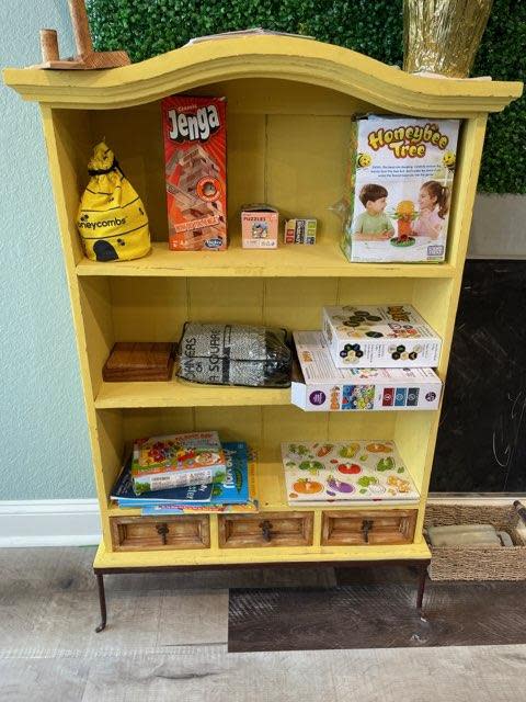 Bee Well Cafe aims for a family friendly atmosphere, with games, puzzles and books for children.