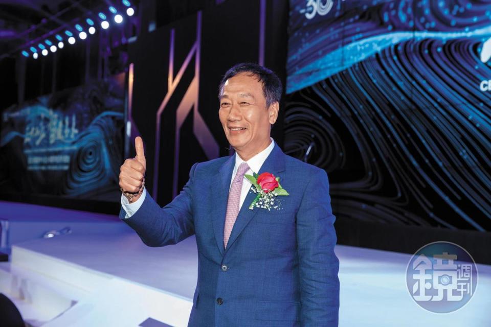 鴻海董事長郭台銘挹注馬英九基金會6,800多萬元，成為基金會最大金主。