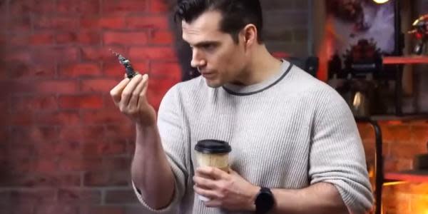 ¿Qué es Warhammer? Henry Cavill lo explica en televisión