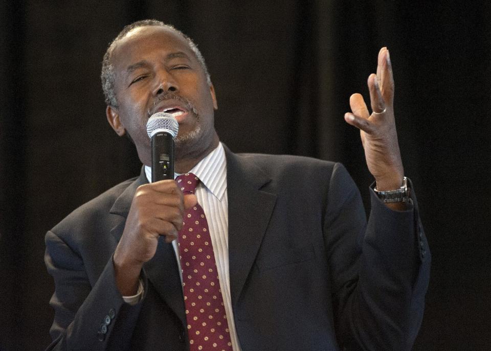 ¿Quién lo diría? El republicano Ben Carson supera a Clinton y a Biden en una encuesta de CNN. (AP)