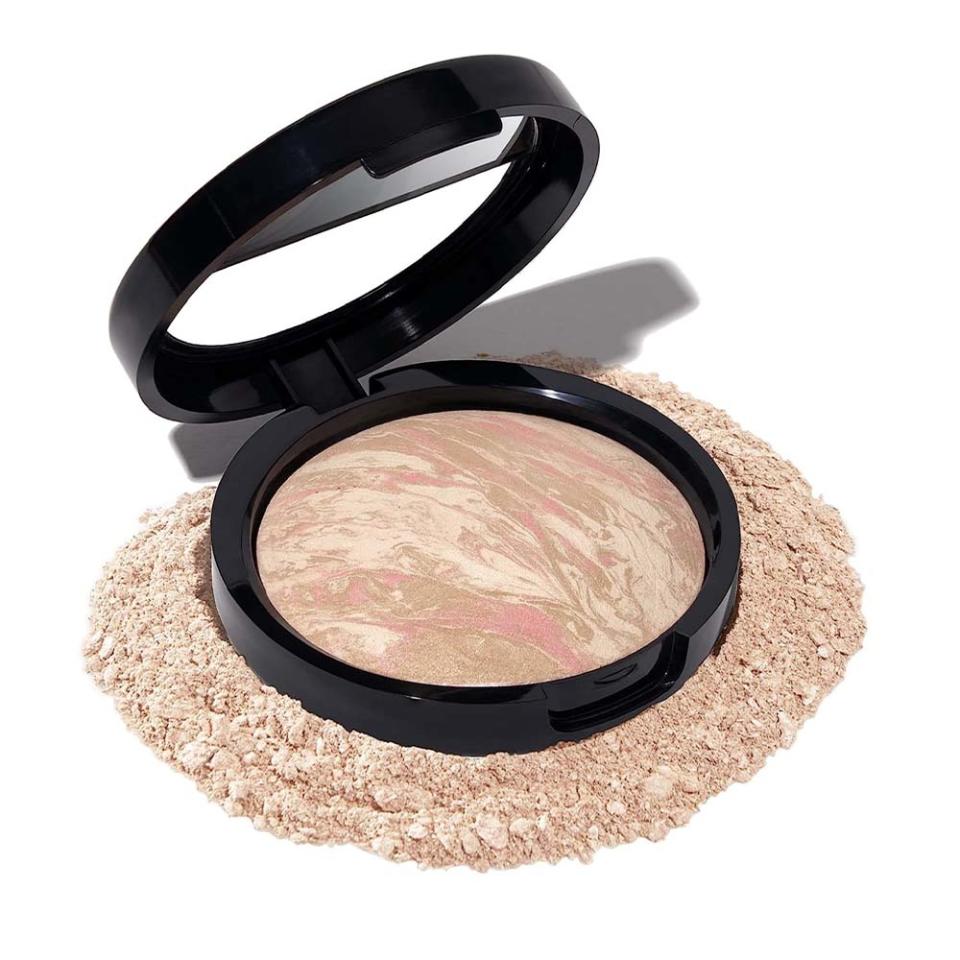 Laura Geller New York Baked Balance-n-Brighten Color Correcting Powder Foundation on white background