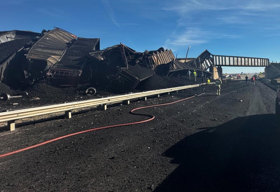 A train derailment north of Pueblo has forced an extended closure of Interstate 25 in both directions.