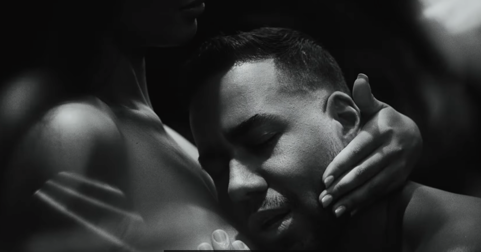 Vevo.com       Romeo Santos estrena video Solo contigo      