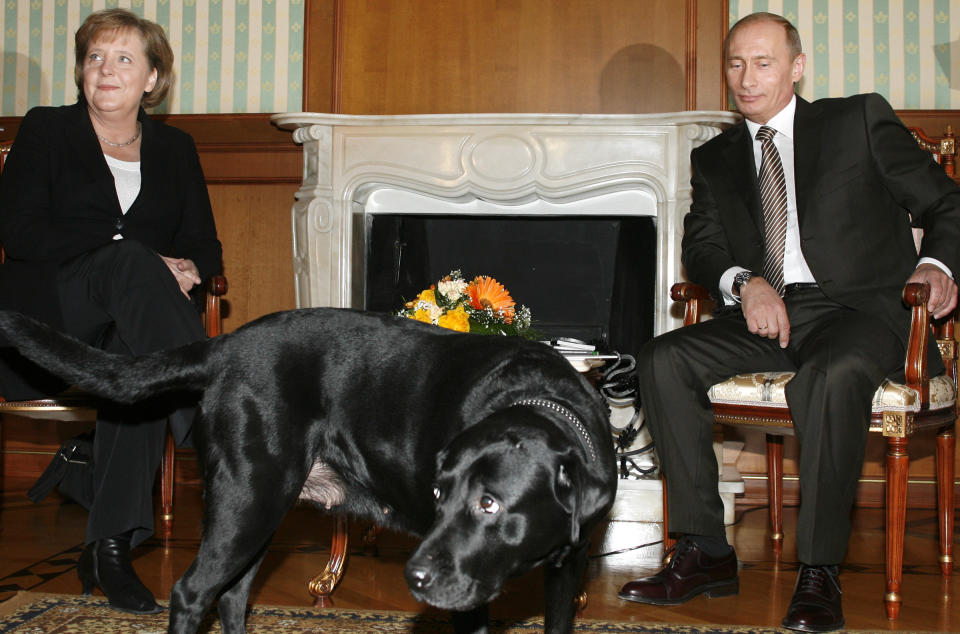 Angela Merkel und Wladimir Putin bei einem Staatstreffen in Russland 2007. (Bild: AP Photo)