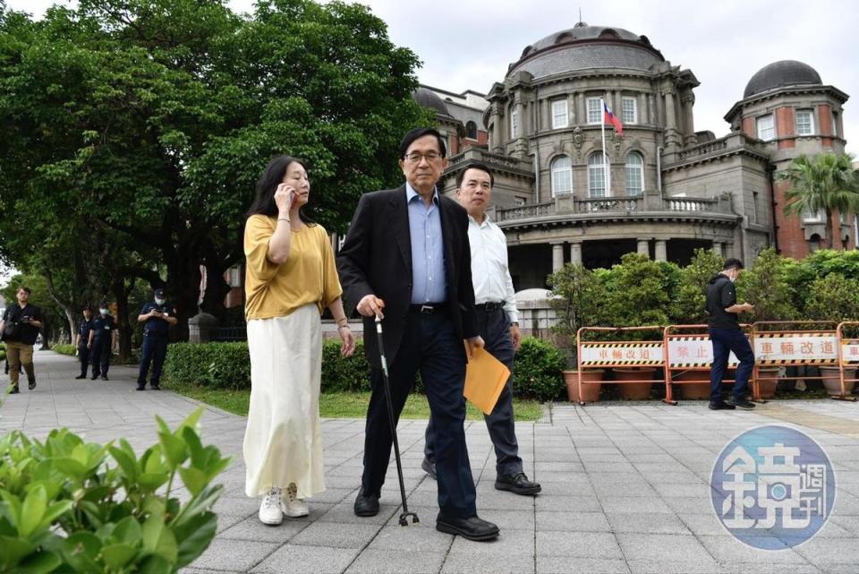 陳水扁的請願行程也來到行政院。