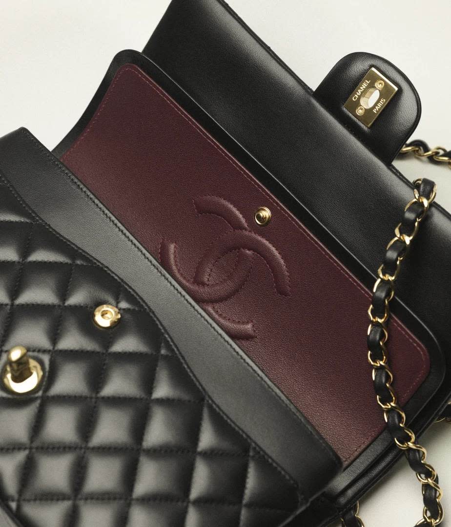 CHANEL 11.12包，NT$353,100→NT$367,900圖片來源：CHANEL官網