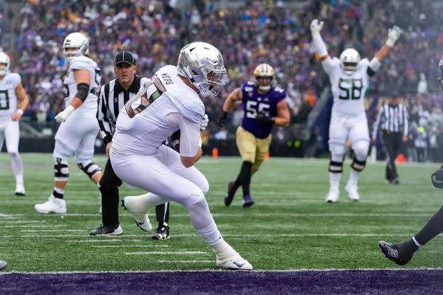 Webb catches a touchdown pass from Justin Herbert on Oct. 19, 2019. (Photo: Icon Sportswire via Getty Images)