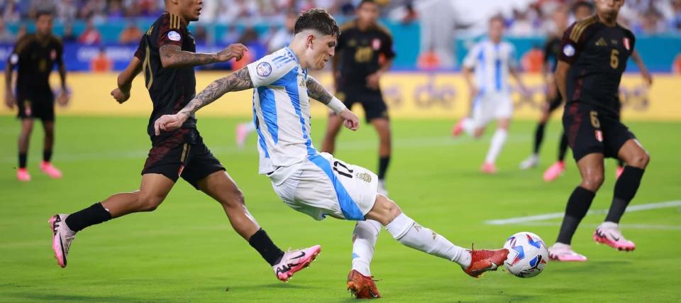 Alejandro Garnacho fails to impress on Copa America debut