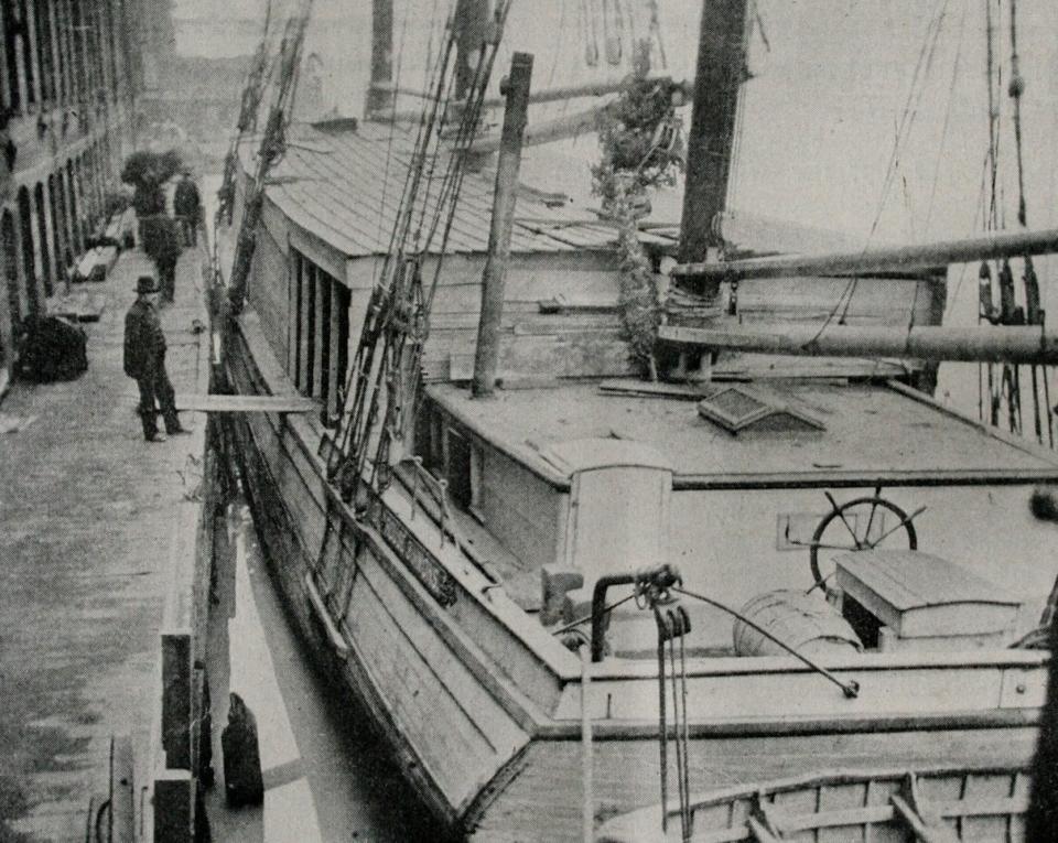 The Rouse Simmons tied up at dock.