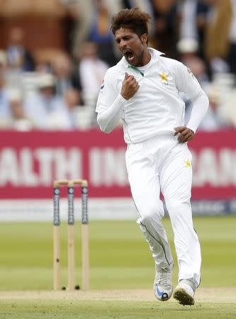Britain Cricket - England v Pakistan - First Test - Lord?s - 15/7/16 Pakistan's Mohammad Amir reacts after a dropped catch Action Images via Reuters / Andrew Boyers/ Livepic