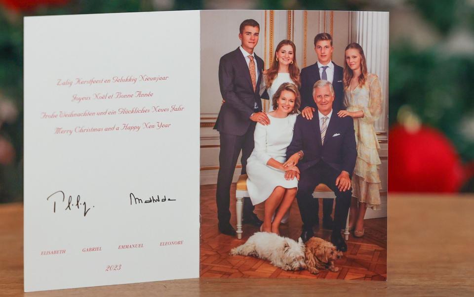 耶誕節即將到來，比利時王室近日曝光耶誕賀卡。（翻攝自比利時王室臉書粉專）