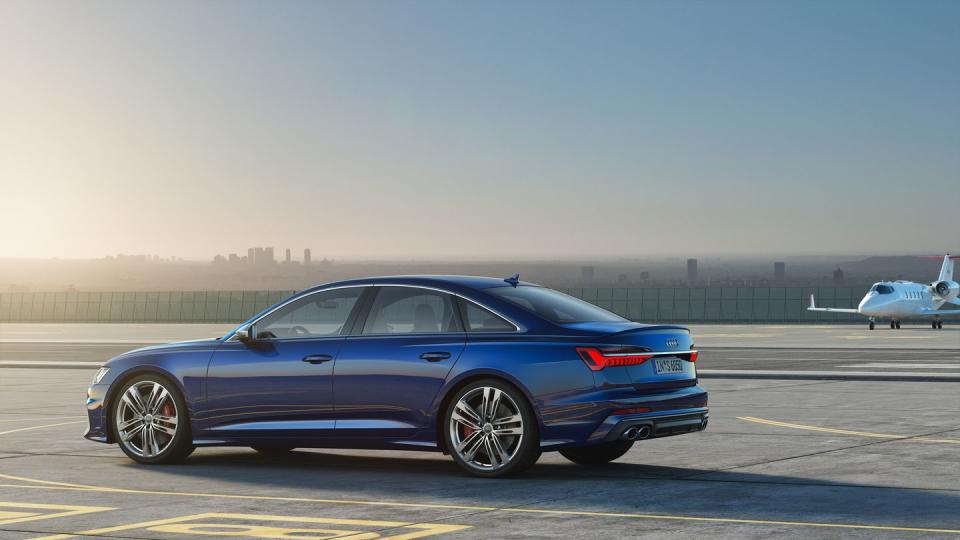 View Photos of the 2020 Audi S6