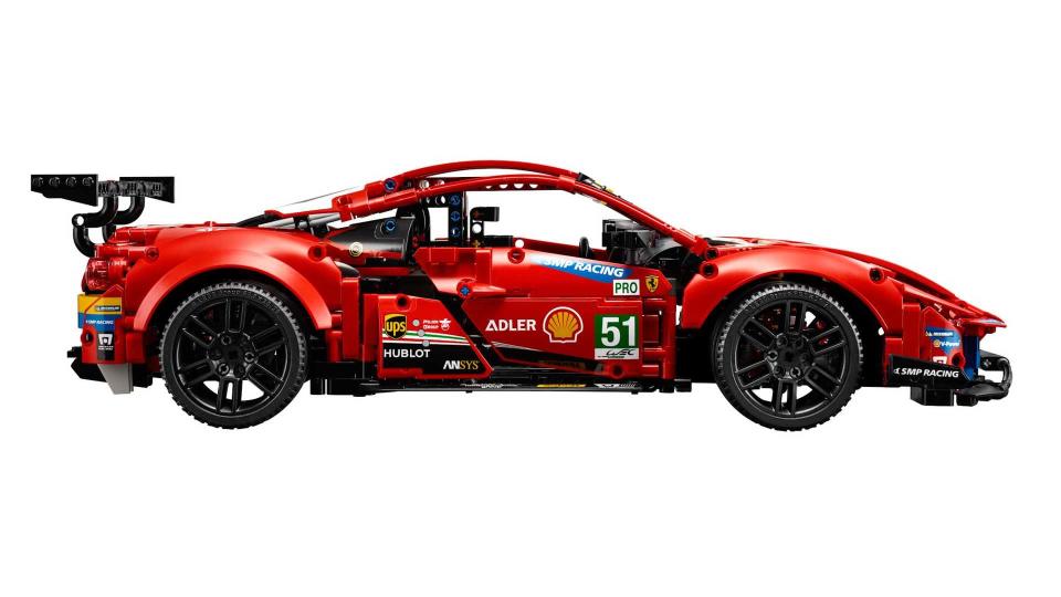 Ferrari 488 GTE 賽車搖身一變成了 Lego Technic 盒裝積木模型 