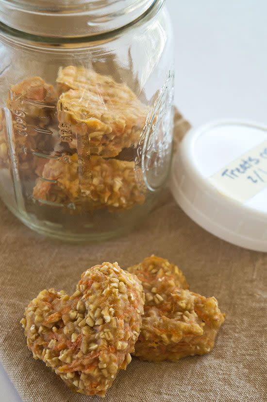 homemade dog treats, carrot oat applesauce dog treats, baking mischief