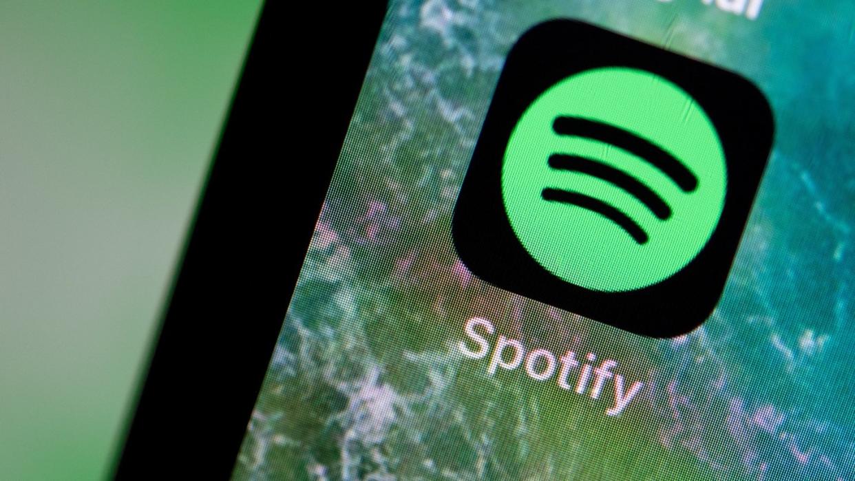 Die Zahl der Abo-Kunden stieg von April bis Juni von 130 auf 138 Millionen - und lag damit am oberen Ende der eigenen Erwartungen von Spotify.