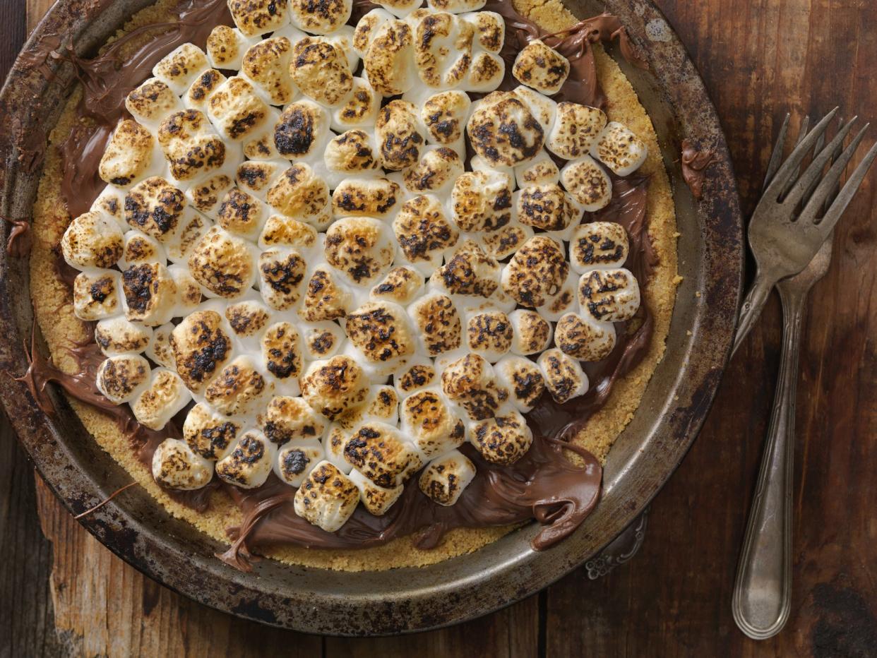 Smores Pie with Hazelnut/Chocolate Spread