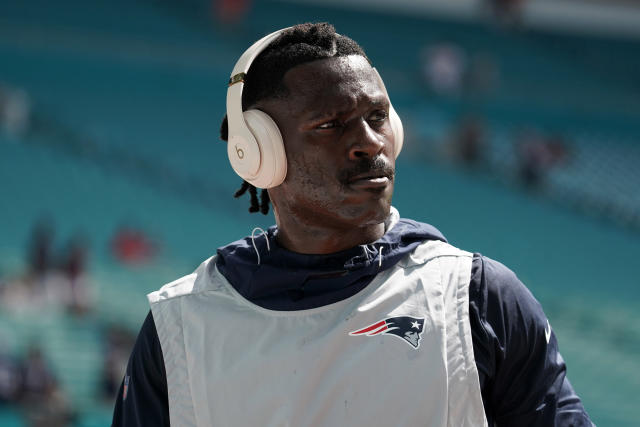 Raiders cut receiver Antonio Brown; he lands with Patriots hours later