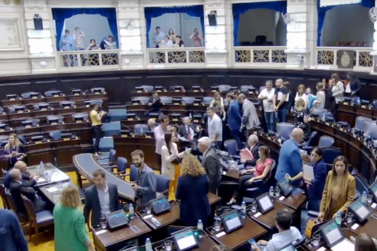 Los diputados bonaerenses oficialistas, este miércoles, en la frustrada sesión de la Cámara de Diputados provincial