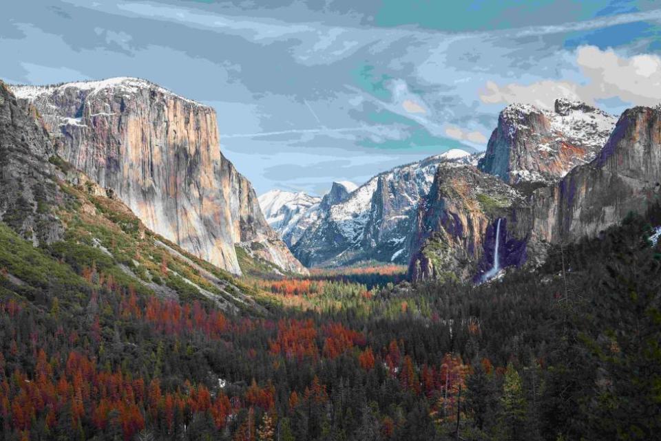 Yosemite 2-Day Tour with Accommodation from San Francisco: Sierra Nevada and Bridalveil Fall. (Photo: KKday SG)