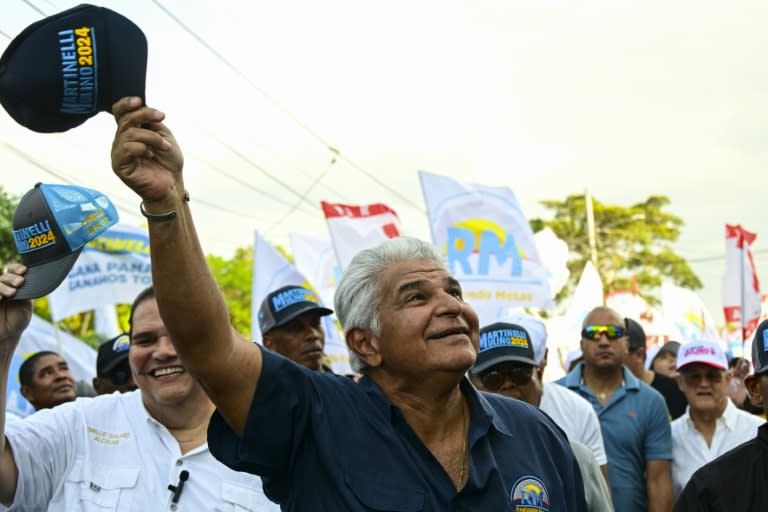 El candidato presidencial José Raúl Mulino en un acto de campaña el 16 de abril en Ciudad de Panamá. (MARTIN BERNETTI)