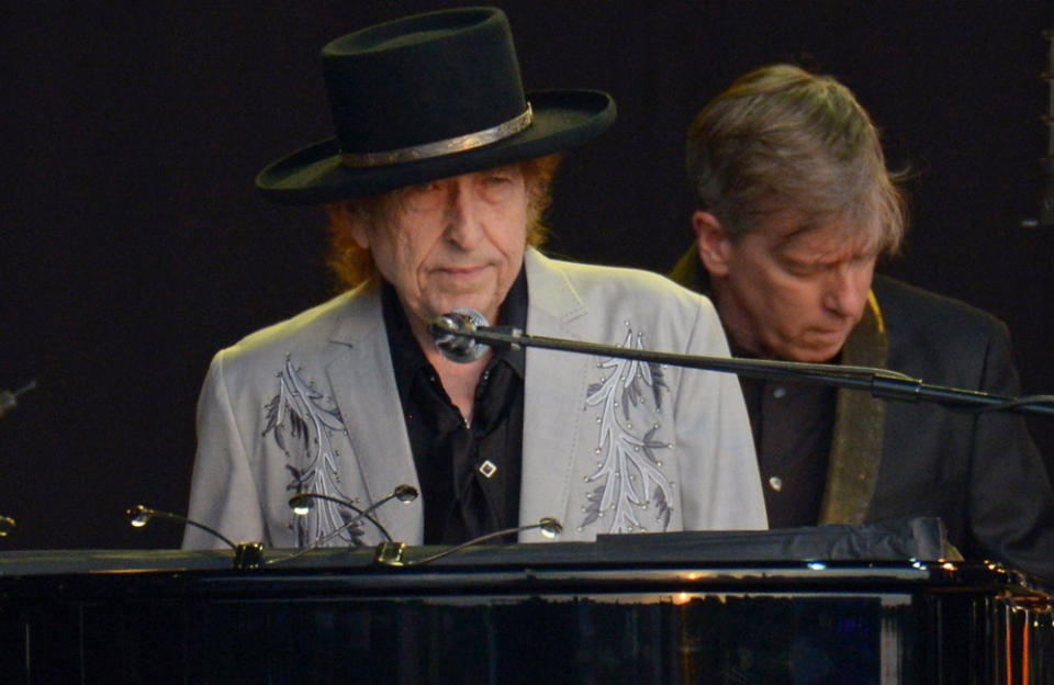 Bob Dylan is releasing a book credit:Bang Showbiz