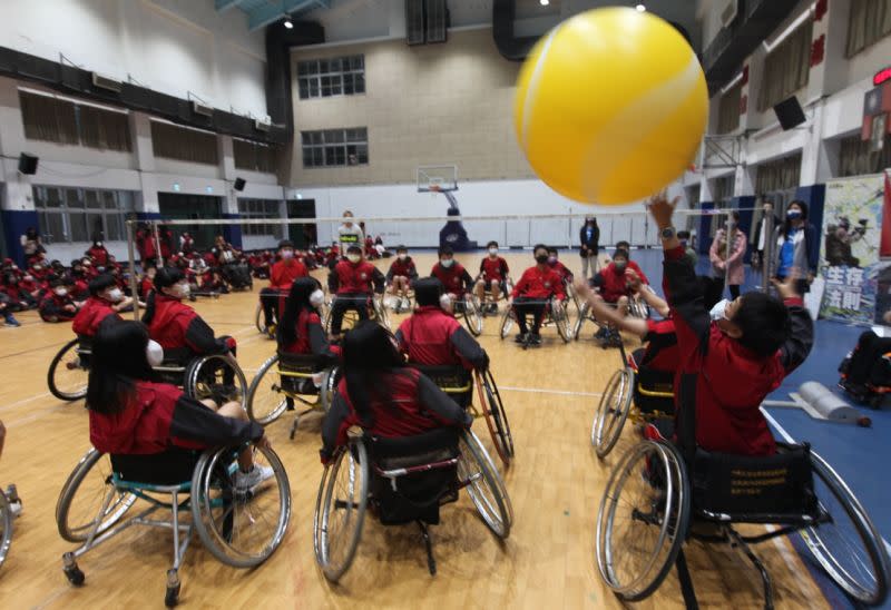 ▲身心障礙運動-校園生命教育趴趴走，首站走入新北市立佳林國民中學。官方提供