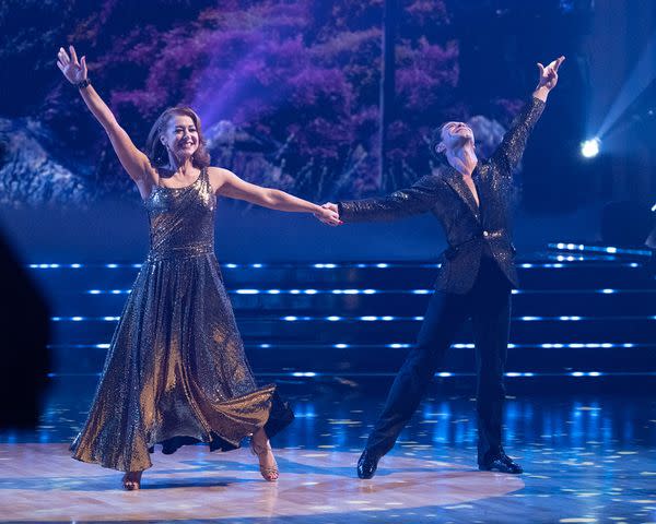 <p>Eric McCandless/Disney via Getty</p> Alyson Hannigan and Sasha Faber on Dancing with the Stars.
