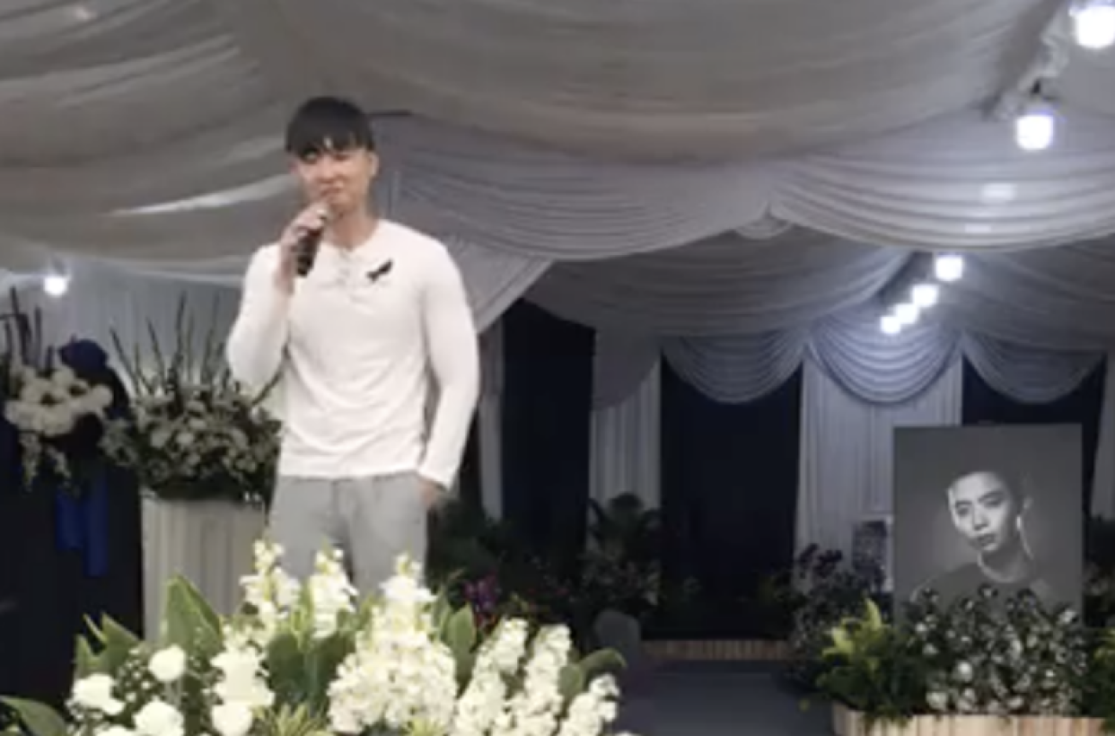 Jefferson, the eldest brother of late actor Aloysius Pang, gives his eulogy at the memorial for the Singapore star on January 27, 2019. (SCREENCAP: NoonTalk Media/Facebook)