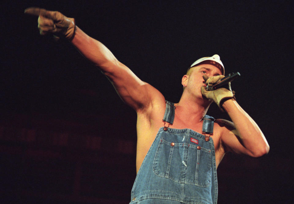 Eminem Performs on the Anger Management Tour 2000