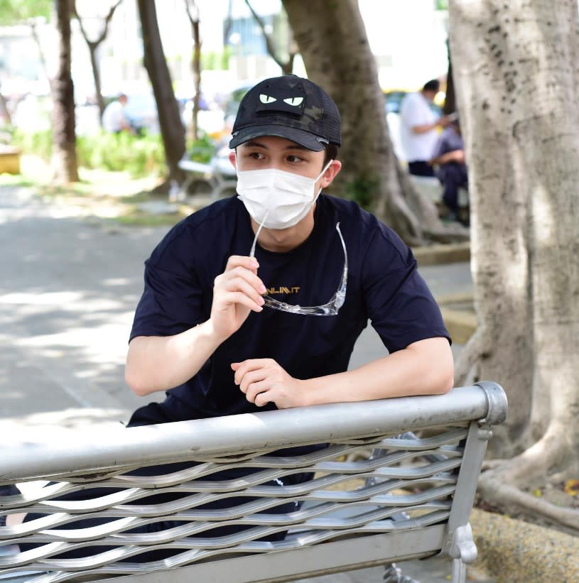 孫安佐曾在4月時曬出這張在公園拍下的照片，之後就再也沒更新IG。（圖／翻攝自孫安佐IG）