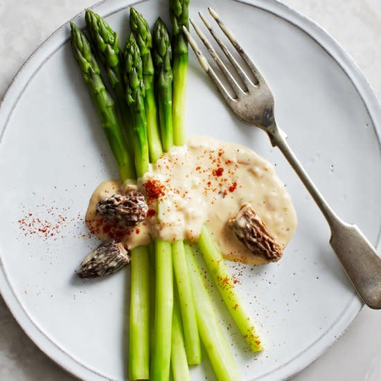 Green Asparagus with Morel Hollandaise Sauce