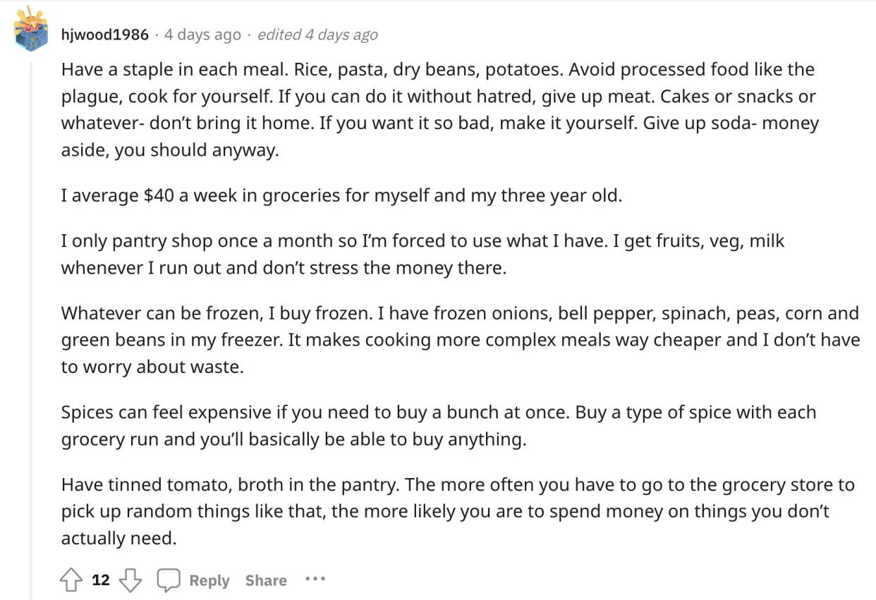 Reddit screenshot about someone only spending $40 a week on groceries.