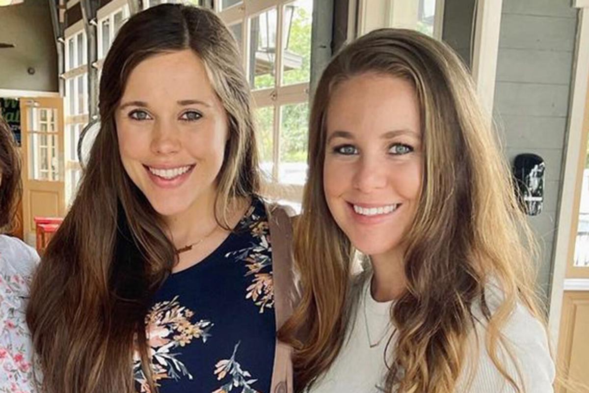 Austin And Ally Porn Captions - Jessa Duggar Says a Child 'Slipped Out' While Sister Jana Was Babysitting:  'an Innocent Mistake'