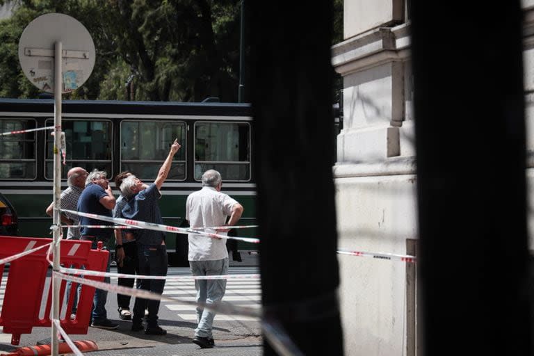 Derrumbe en frente del colegio Carlos Pellegrini. En los juzgados de enfrente