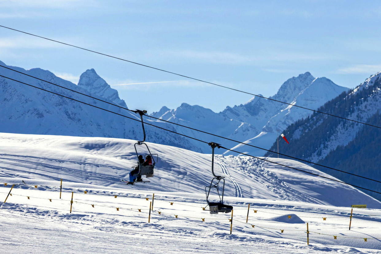 Un hôtel-restaurant d'altitude a indiqué sur un écriteau rédigé en hébreu qu'il ne louait plus ses luges et autres raquettes de neige aux clients juifs. (Photo d'illustration).  - Credit:CHINE NOUVELLE/SIPA / SIPA / CHINE NOUVELLE/SIPA