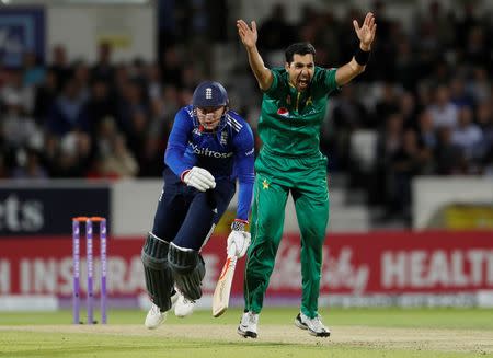 Britain Cricket - England v Pakistan - Fourth One Day International - Headingley - 1/9/16 Pakistan's Umar Gul appeals as England's Jonny Bairstow runs past Action Images via Reuters / Lee Smith Livepic