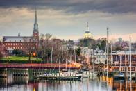 <p>Maryland's capital, this sprawling waterfront city has more surviving 18th century buildings than any other US city. </p>