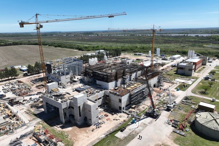 El edificio que contendrá al Carem comprende una superficie de 18.500 m2, de los cuales alrededor de 14.000 m2 corresponden al llamado “módulo nuclear”