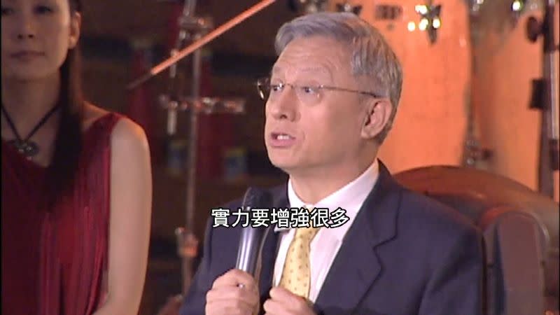 曹興誠主張全民皆兵。