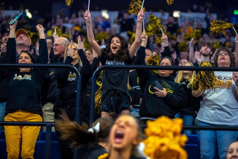 Woodford County, making its first Sweet 16 appearance since 1986, showed up with a strong contingent of fans for Wednesday’s opening game of the boys’ state tournament.