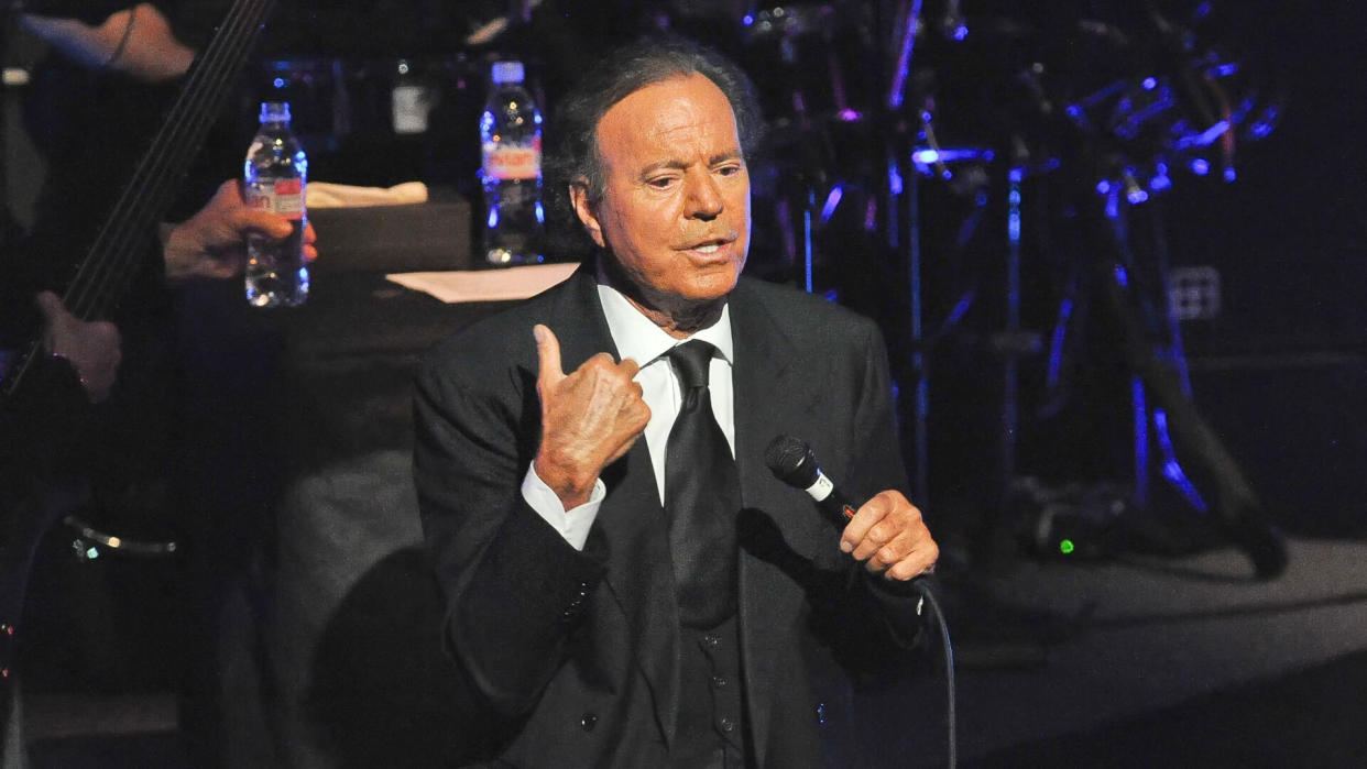 Julio Iglesias musician performing net worth