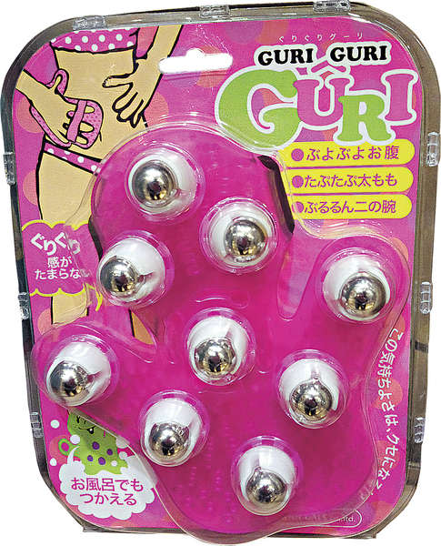 【纖體用具】Guri Guri Body Roller，$118（LOG-ON）。套上手使用，旋轉按摩珠緊貼肌肉，進行全方位往復迴旋式運動。